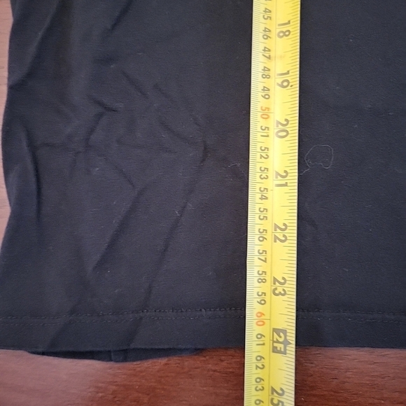 Yellowstone Dutton Ranch Women's T-Shirt Size L Black Roping Cowboy - Picture 6 of 8